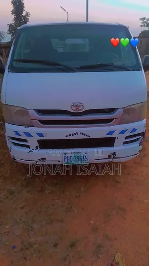 Toyota HiAce 2010 White