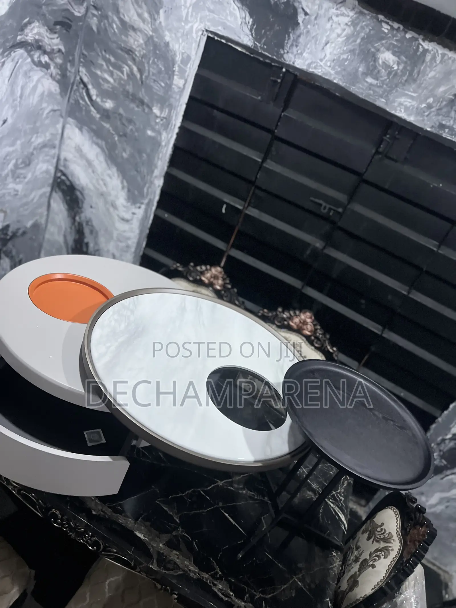 Rotating Top Center Table