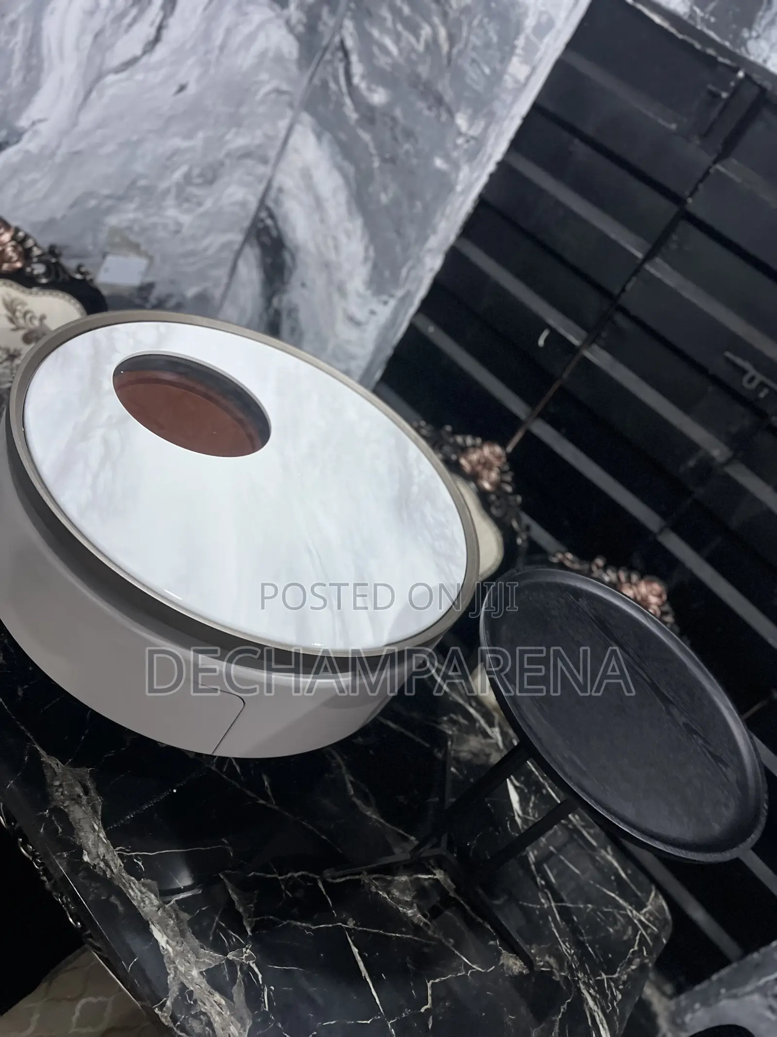 Rotating Top Center Table