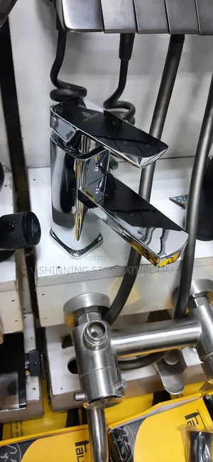 Quality Heavy Gage Chrome Square Basine Mixer