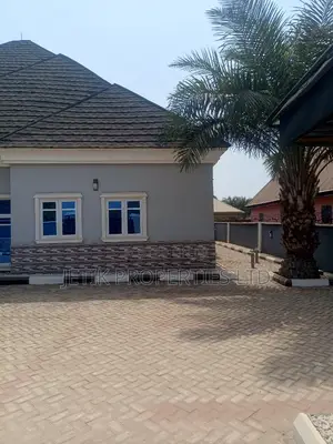 4bdrm Bungalow in Behind Mobil Filling, Makurdi for sale