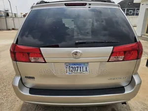 Toyota Sienna LE AWD 2005 Silver