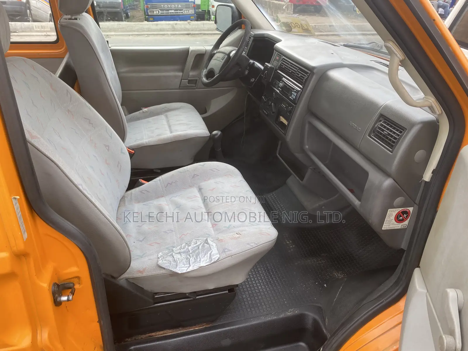 Volkswagen Transporter 2002 Orange