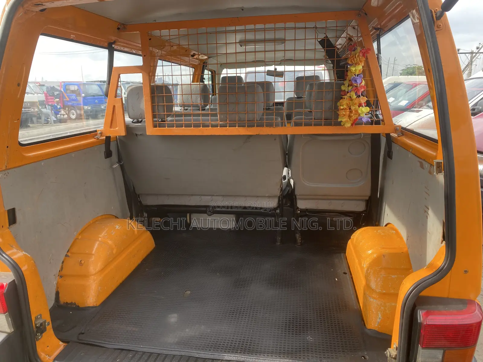 Volkswagen Transporter 2002 Orange
