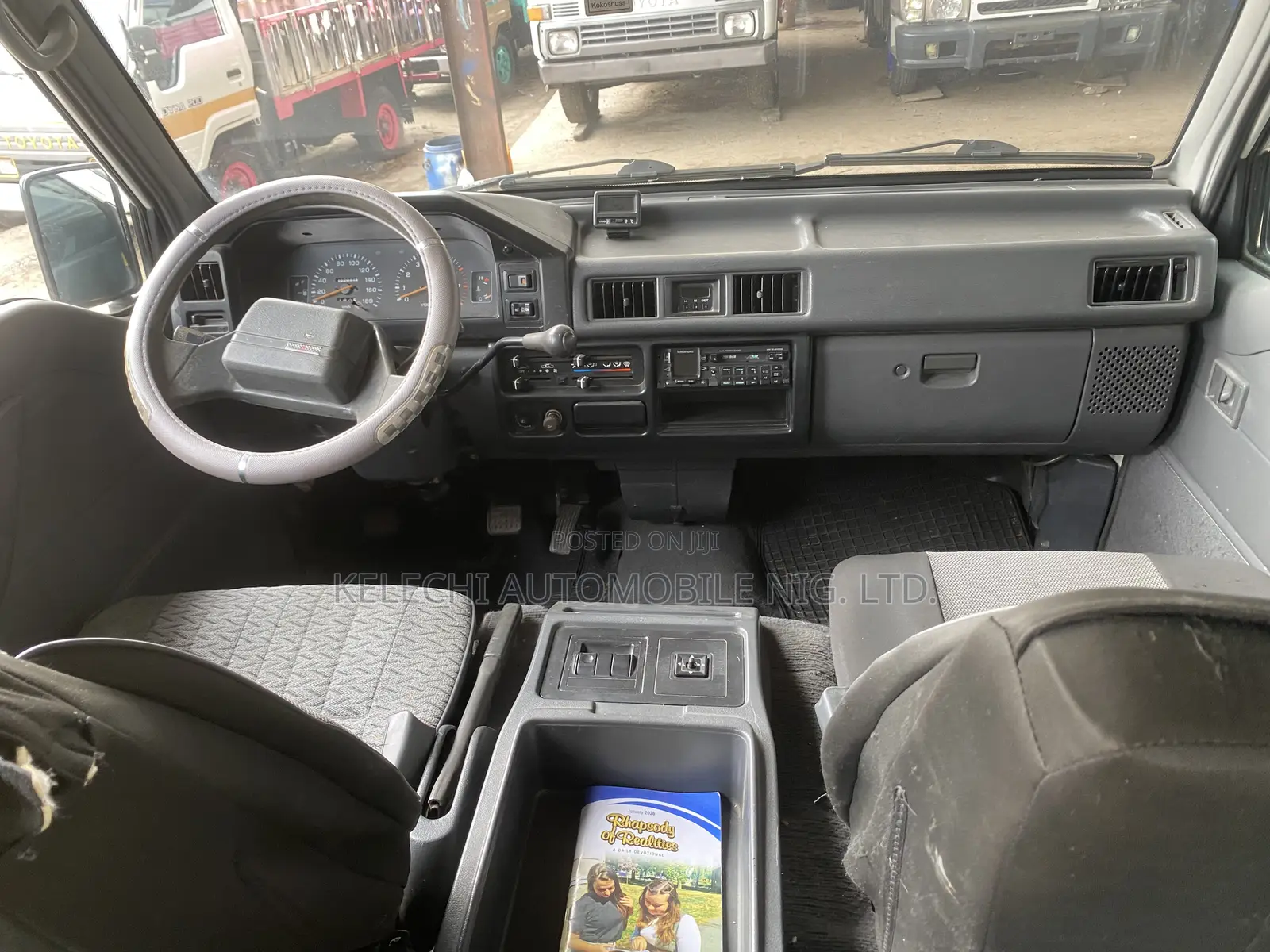 Mitsubishi L300 2004 White