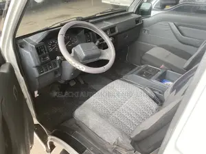 Mitsubishi L300 2004 White