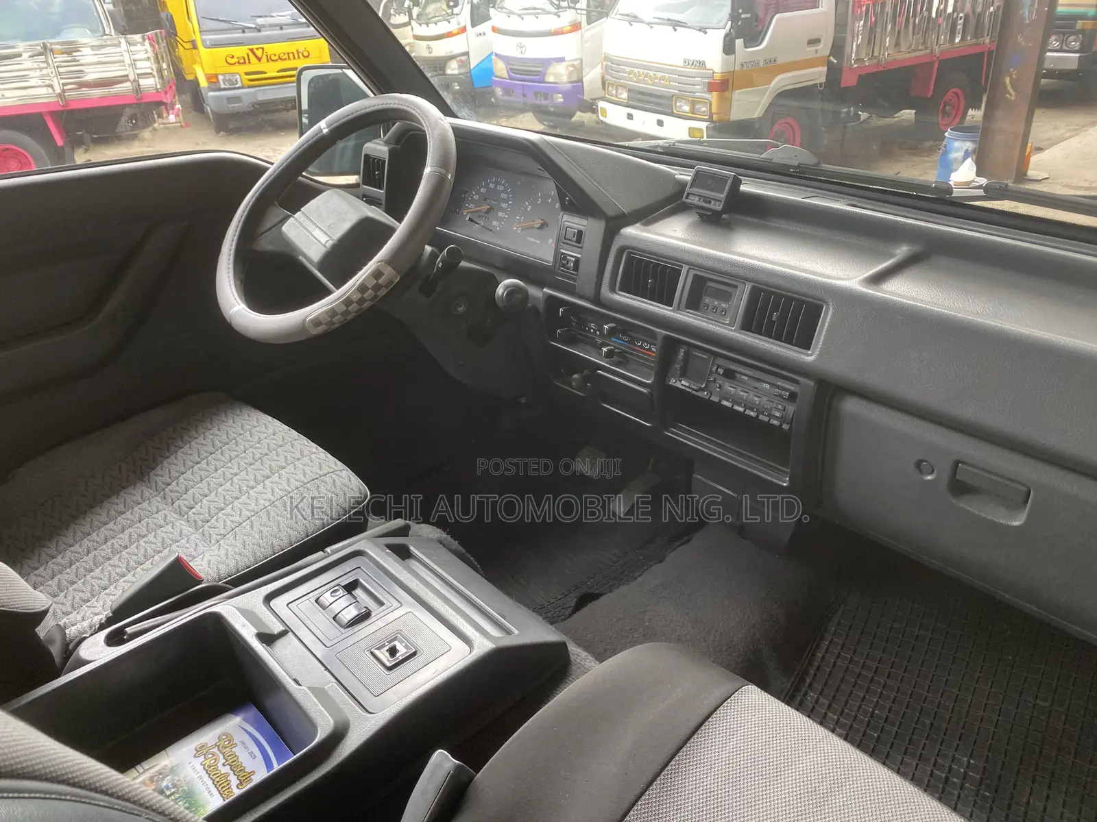 Mitsubishi L300 2004 White
