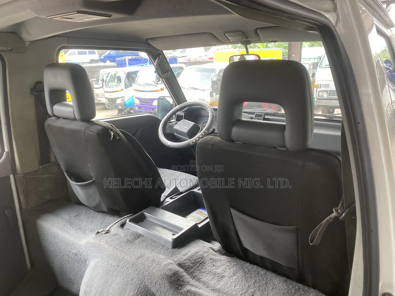 Mitsubishi L300 2004 White