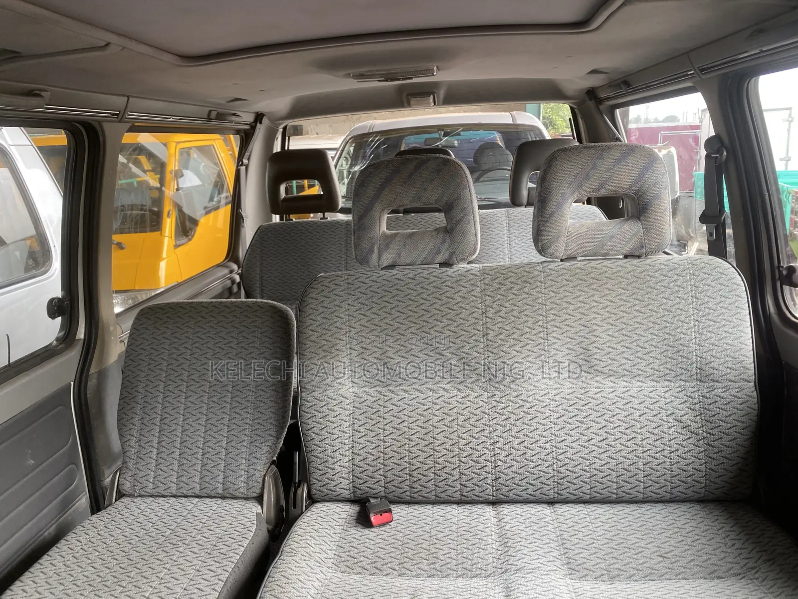 Mitsubishi L300 2004 White