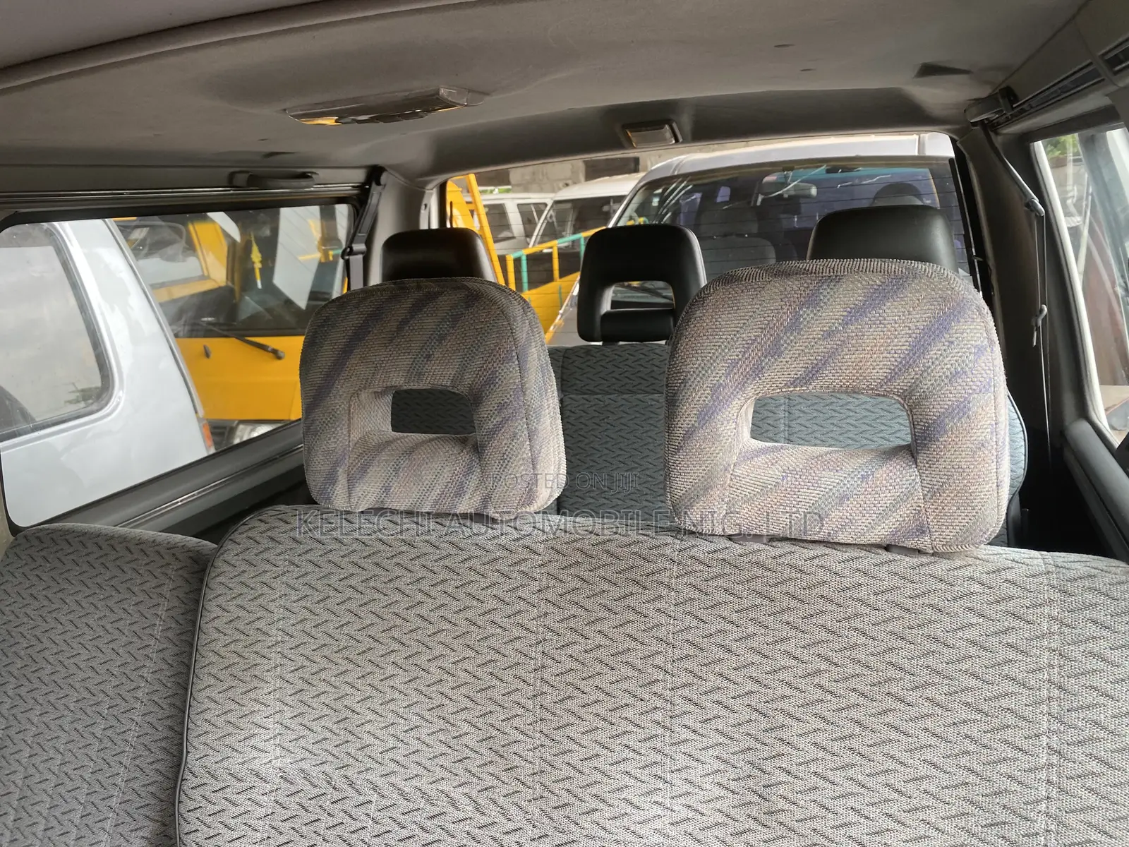 Mitsubishi L300 2004 White