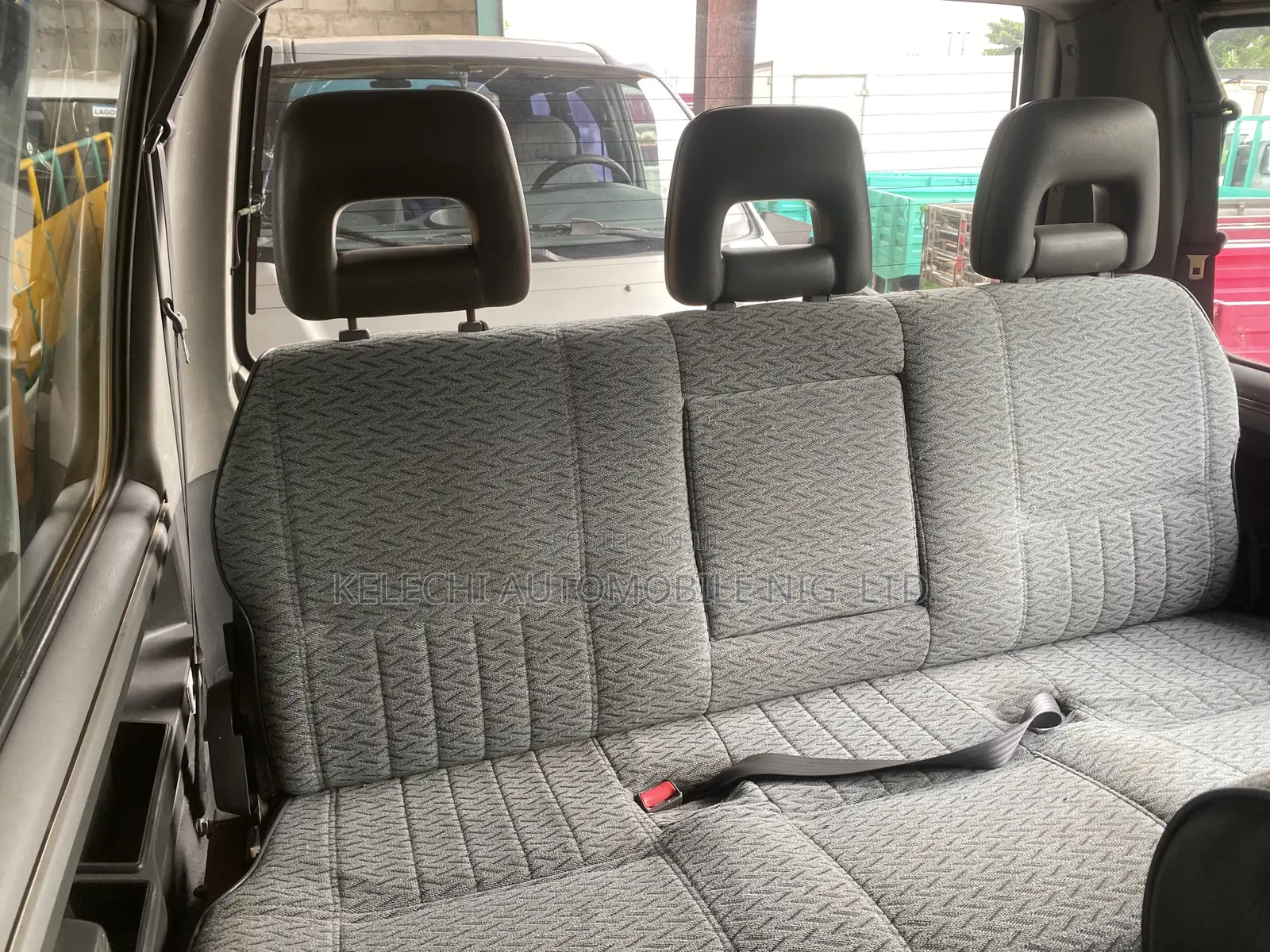 Mitsubishi L300 2004 White