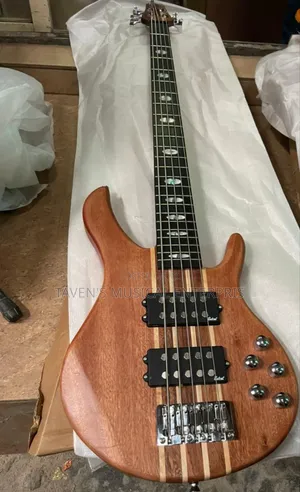 Smiger Five String Active Bass