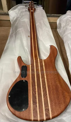 Smiger Five String Active Bass