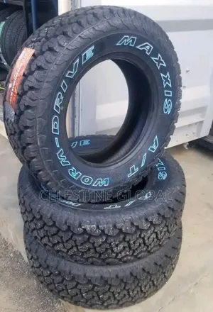 Hilux Tire 255 70 R15