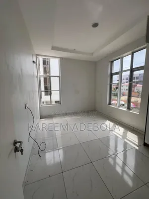 Furnished 3bdrm Block of Flats in Magodo Phase 1 for sale