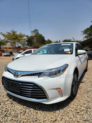 Toyota Avalon XLE FWDSedan (3.6L 6cyl 6A) 2016 White
