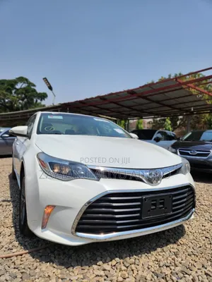 Toyota Avalon XLE FWDSedan (3.6L 6cyl 6A) 2016 White