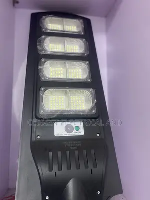 8 Eyes Divided Solar Street Light
