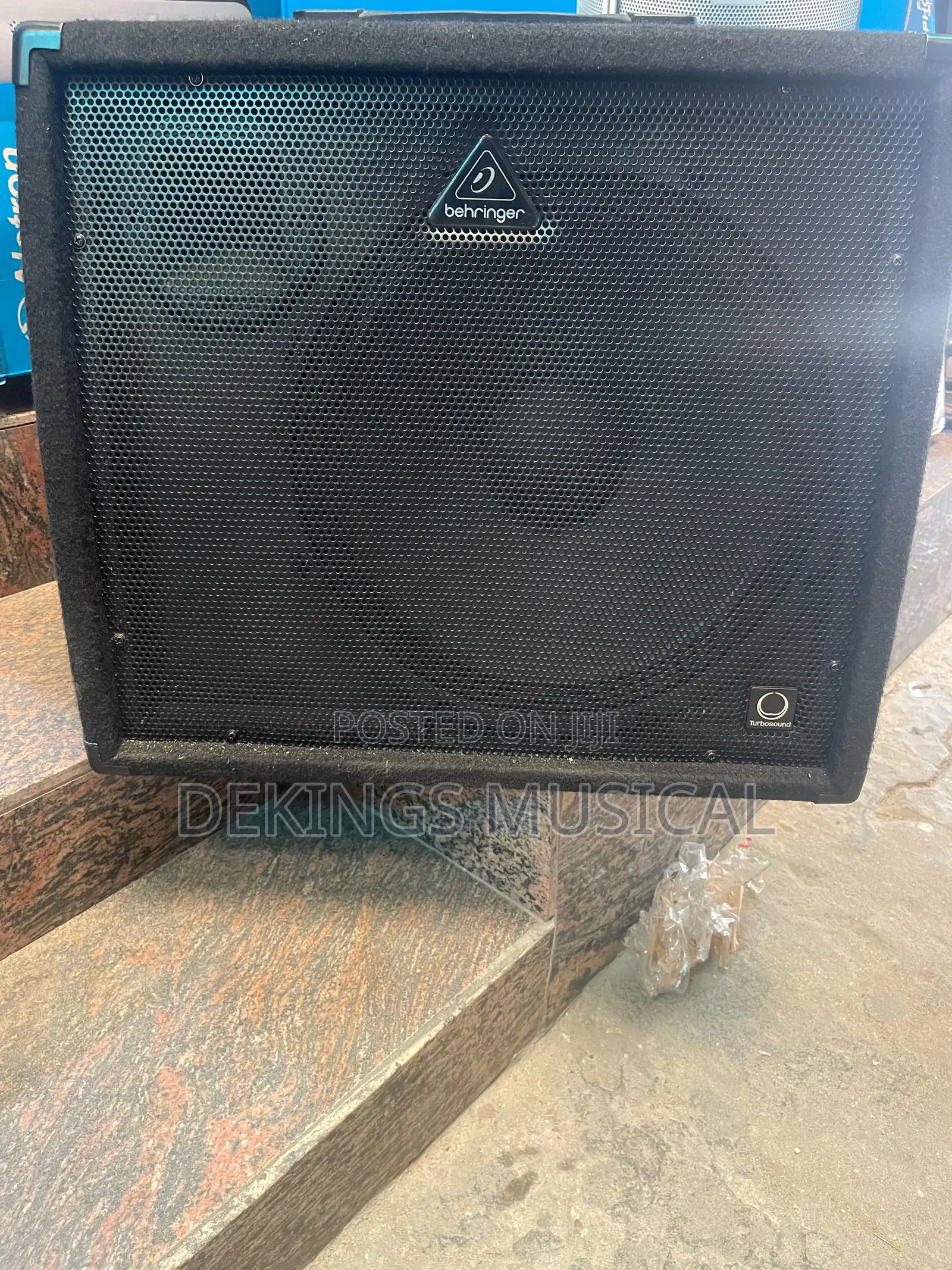 Ultratone Kxd15 4-Channel Guitar/Keyboard Amplifier Combo