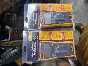 Fluke 117 Digital Multimeter With Intergrated Voltage Detection