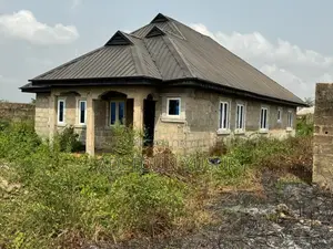 2 Bedroom Flat and a Room and Parlor Self