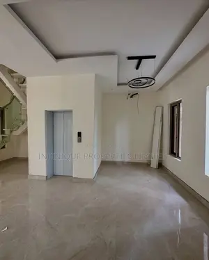 5bdrm House in Banana Island for rent