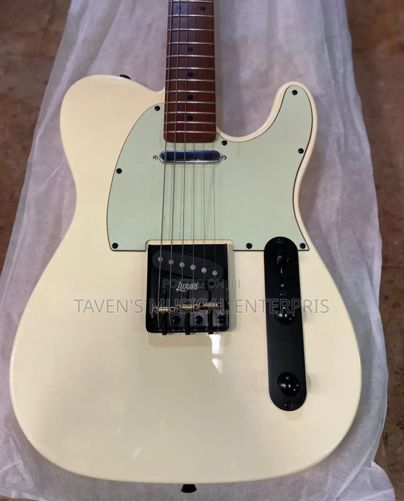 Luxars S-G17 Pro Electric Guitar