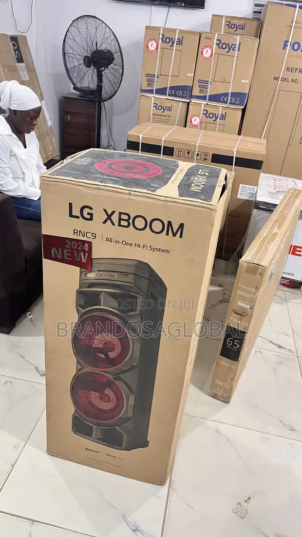 the box clean bass boosted Walk Audio True Wireless In Ear Earphones/In Ear Headphones Plus Golden Discs a looper Hughes & Kettner Tubemeister 18