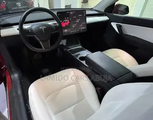 Tesla Model Y 50D kWh RWD 2021 Red