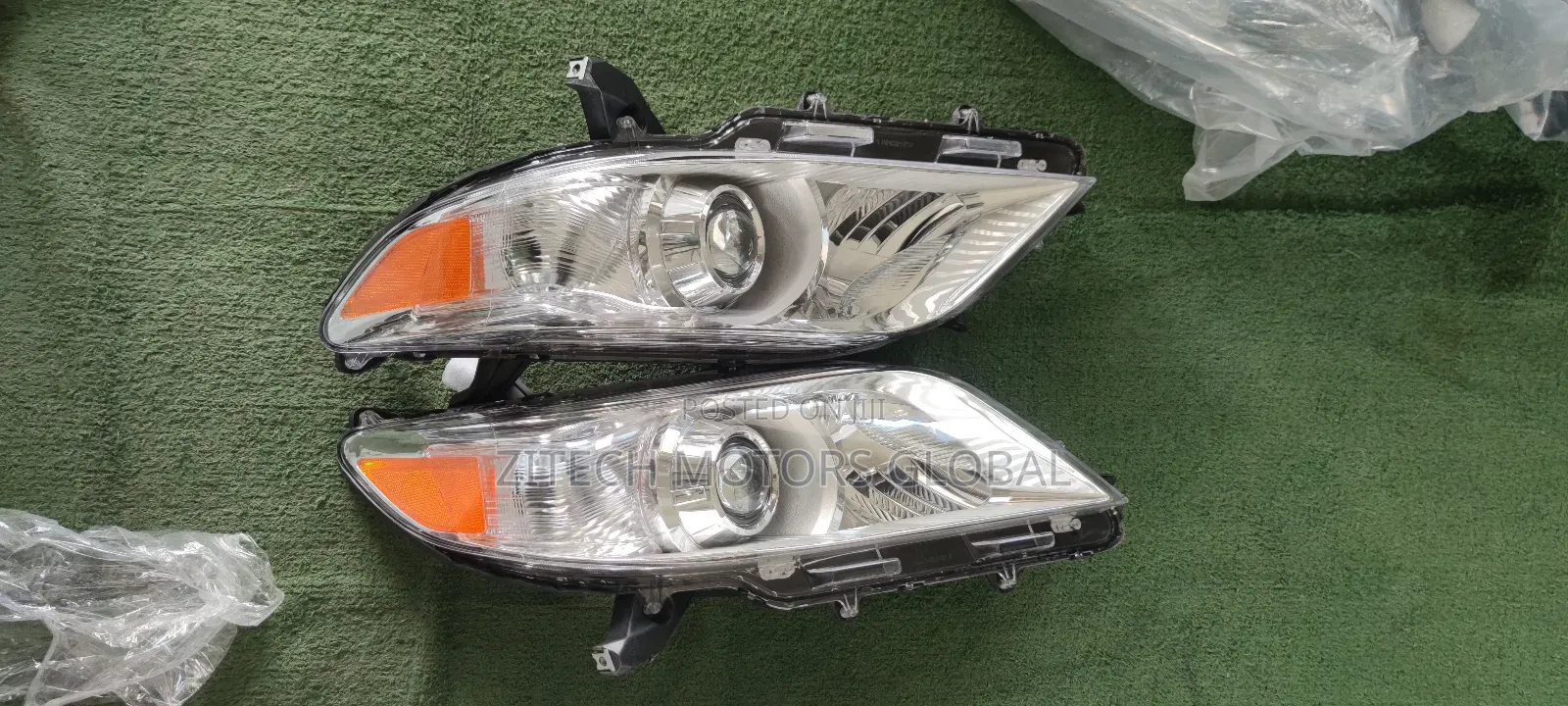 Set Headlights Sienna 2012
