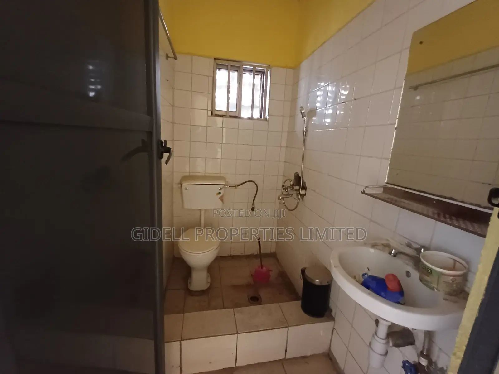 2 Bedroom Flat for Office Use