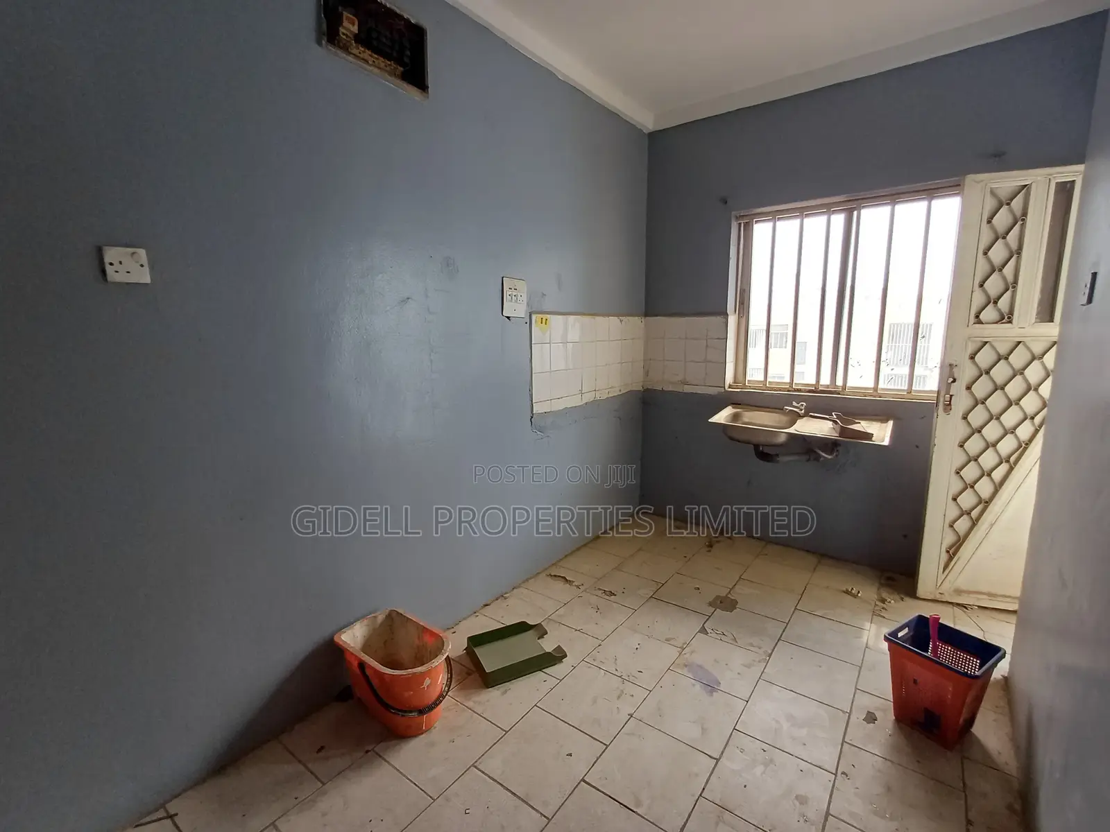 2 Bedroom Flat for Office Use