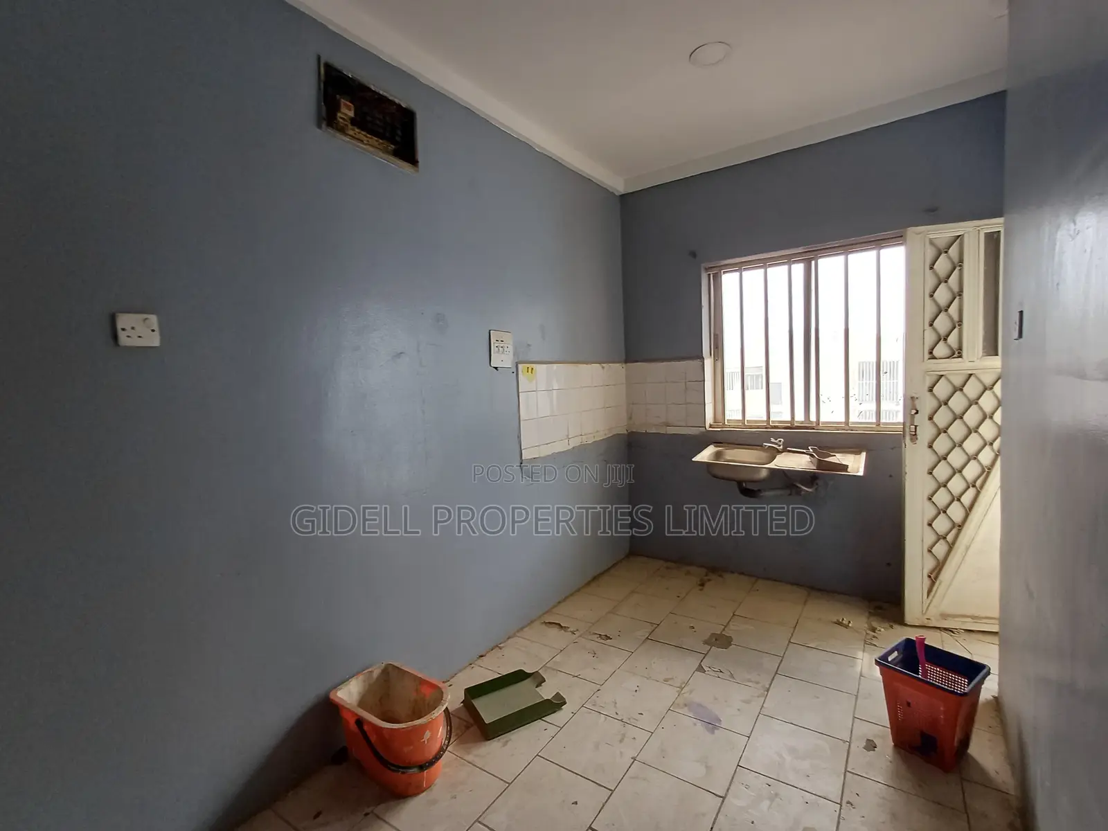 2 Bedroom Flat for Office Use