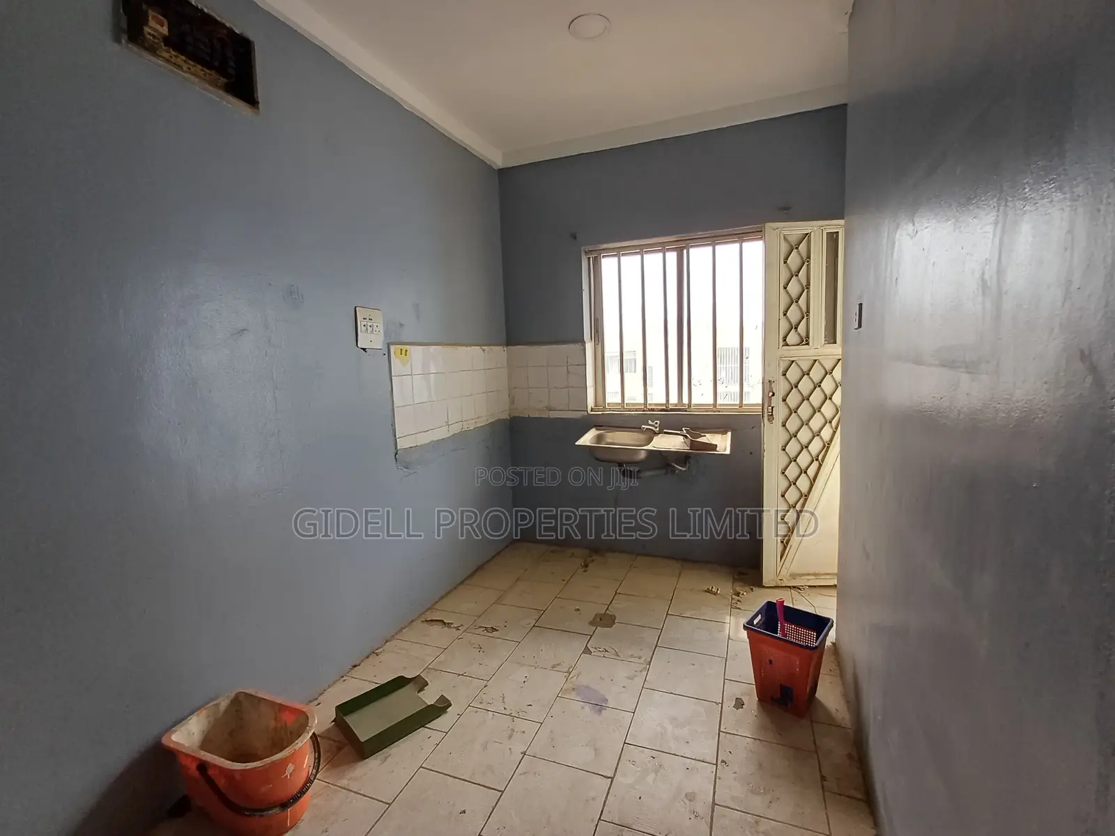 2 Bedroom Flat for Office Use