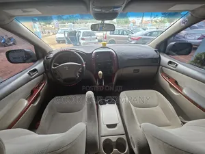 Toyota Sienna 2005 Gold