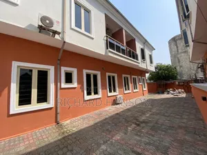 3bdrm Duplex in Madam Cel, Agungi for rent