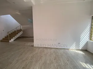 3bdrm Duplex in Madam Cel, Agungi for rent