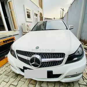 Mercedes-Benz C300 Sport Sedan AWD (3.0L 6cyl 7A) 2009 White