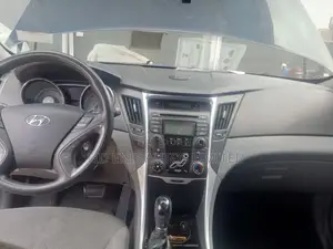 Hyundai Sonata SE 2.0T Sedan FWD (2.0L 4cyl 6A) 2013 Blue