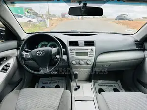 Toyota Camry SE 4dr Sedan (2.5L 4cyl 6A) 2011 Black