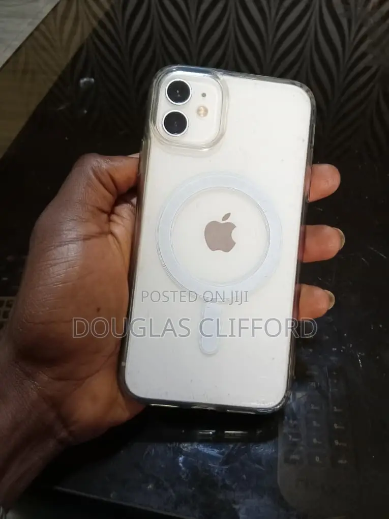 Apple iPhone 11 64 GB White