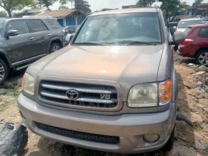 Toyota Sequoia 2004 Gray