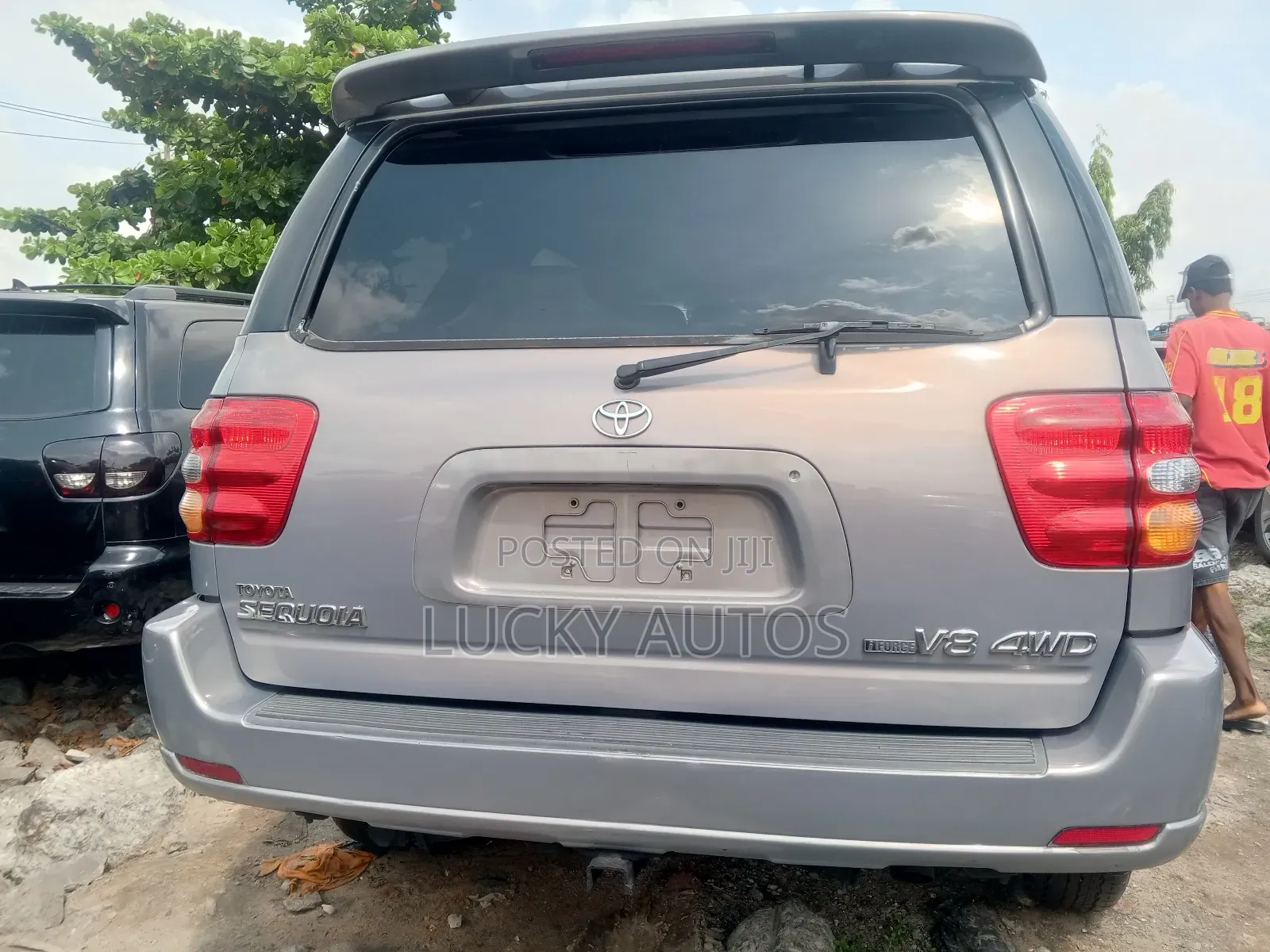 Toyota Sequoia 2004 Gray