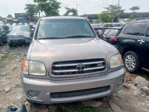Toyota Sequoia 2004 Gray