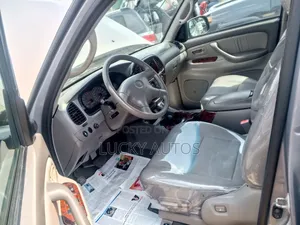 Toyota Sequoia 2004 Gray