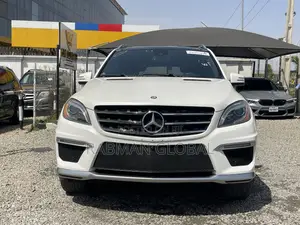 Mercedes-Benz M Class ML63 AMG 4dr SUV AWD (5.5L 8cyl Turbo 7A) 2014