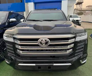 Toyota Land Cruiser LC300 2023 Black