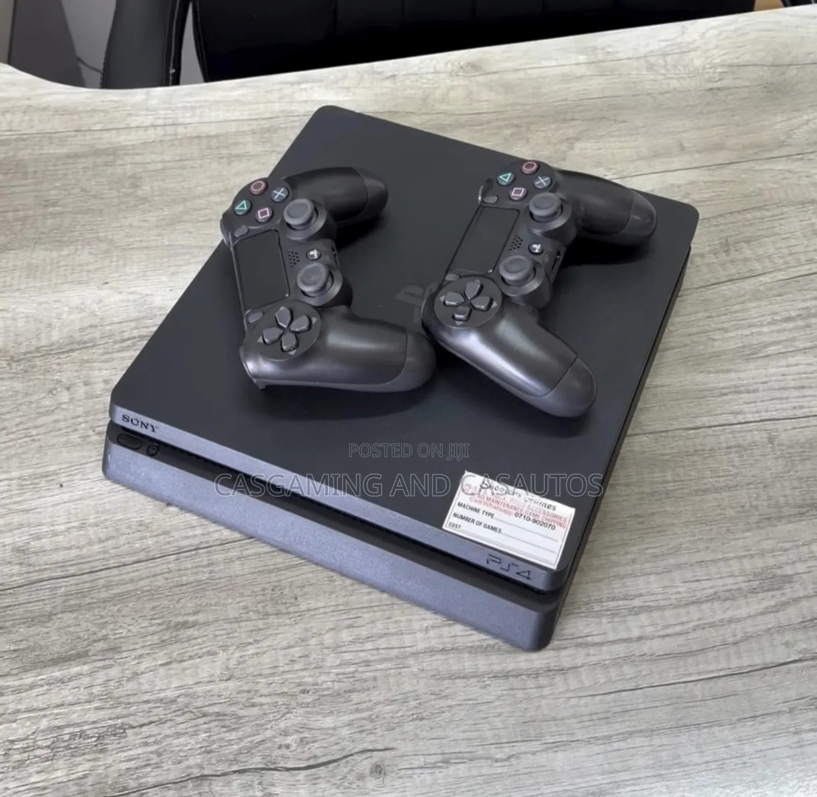 Ps4 Slim & Controllers