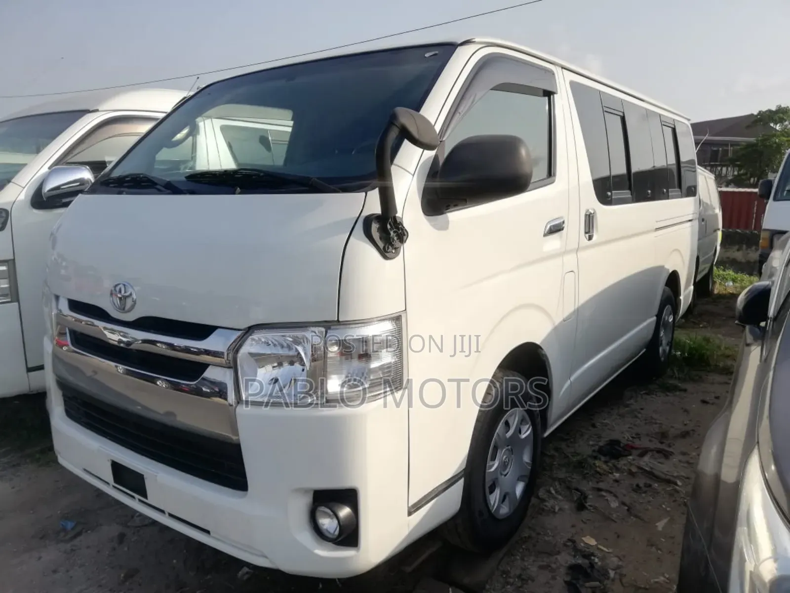 Toyota HiAce 2013 White