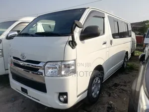 Toyota HiAce 2013 White